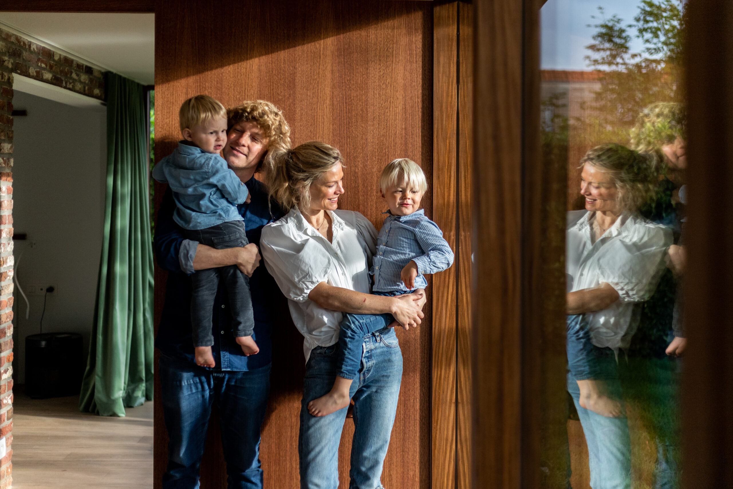 We waren op alle vlakken tevreden zowel over communicatie , organisatie van uitvoering, besprekingen, ... . Zeer tevreden en een dikke duim voor de sales adviseur die schitterend werk heeft geleverd, bedankt.