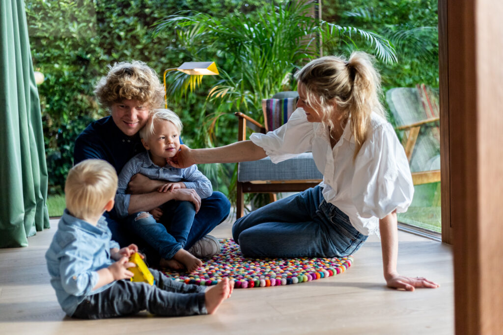 Julie, cédric en de kinderen